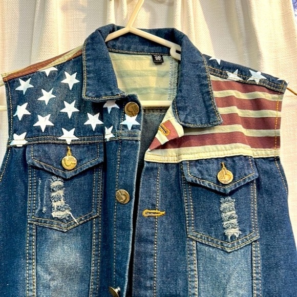 Women’s Camo Classic Fashion Stars & Stripes Distressed Denim Vest - Picture 2 of 8